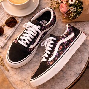 Vans Old Skool Black Floral Sneakers M8 W9.5 Like New